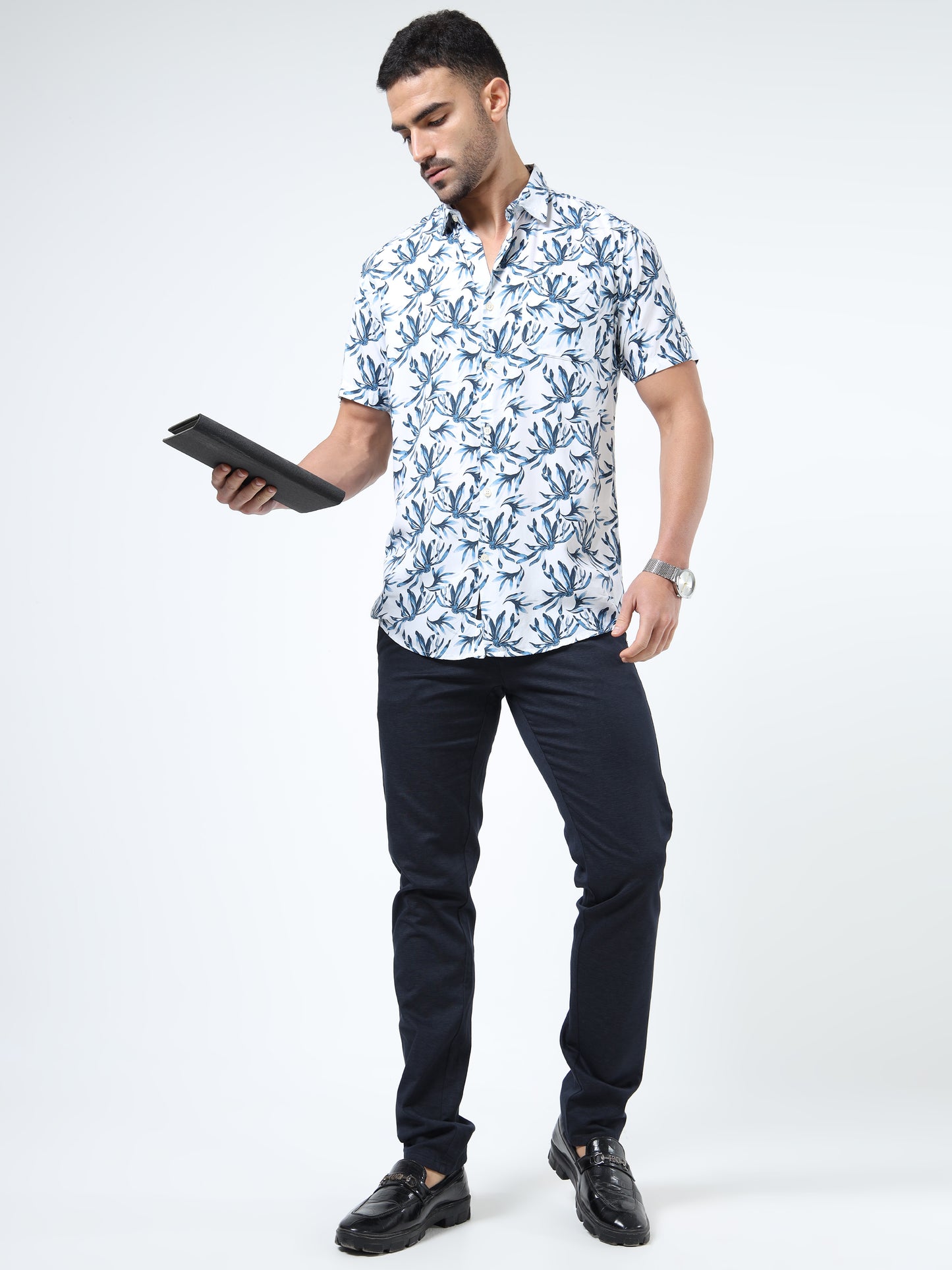 Men Chic White & Navy Abstract Print Slim‑Fit Rayon Shirt – Half Sleeves, Spread Collar