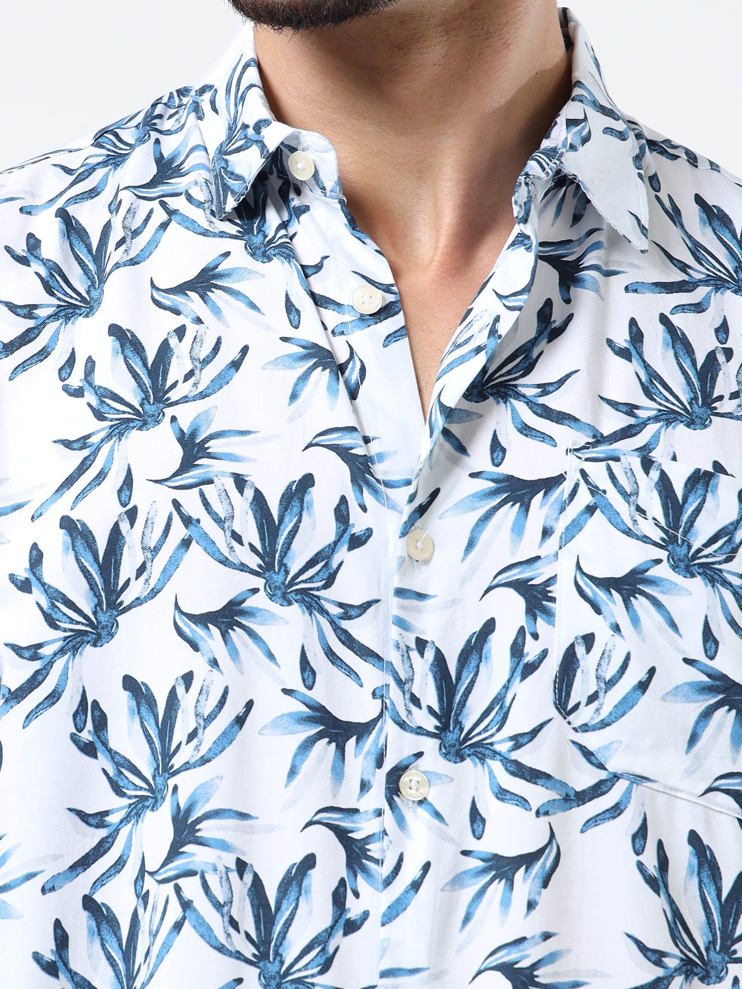 Men Chic White & Navy Abstract Print Slim‑Fit Rayon Shirt – Half Sleeves, Spread Collar